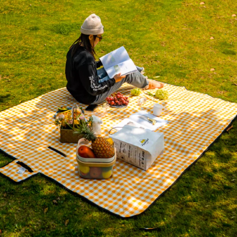 Inflatable camping travel pillow-Picnic Mat (4'9" x 6'7")